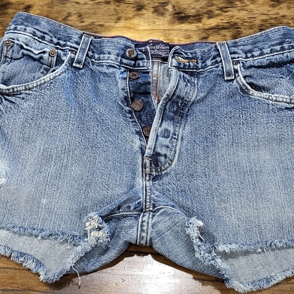 Levi's Cut Off Distressed, Fringed Denim Shorts sz 32